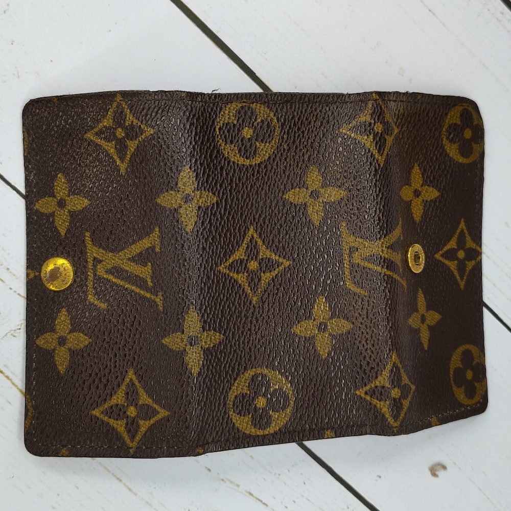 Louis Vuitton Key Wallet - Picture 11 of 14